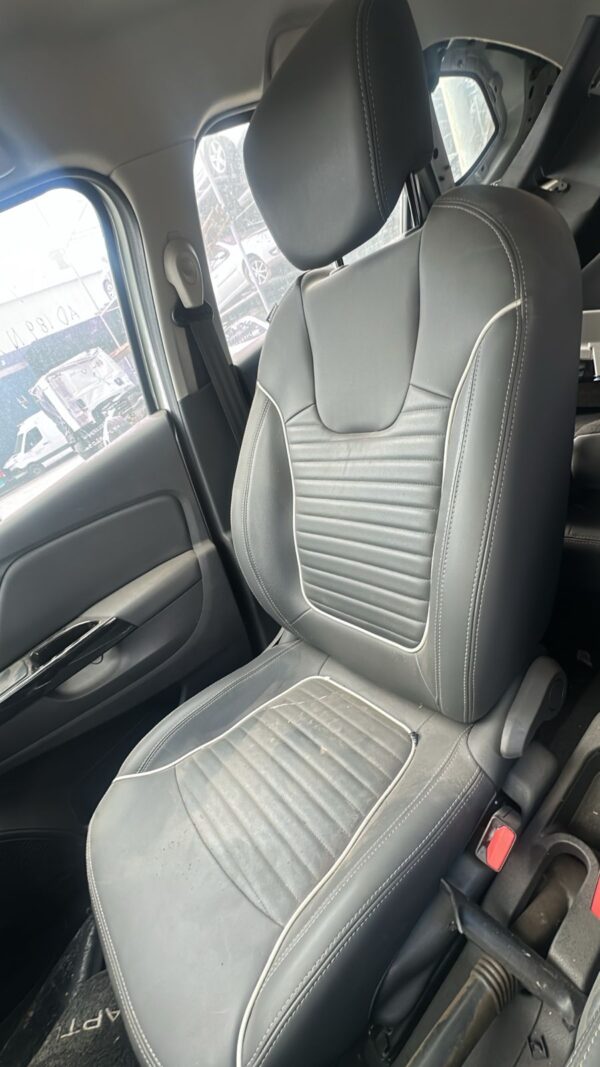 CAPTUR 2.0 INTENS (AD189NA)