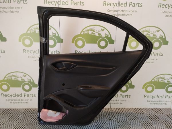 Puerta Trasera Derecha Chevrolet Onix (05060777)