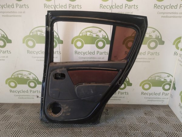 Puerta Trasera Derecha Renault Sandero Lv (06263189)