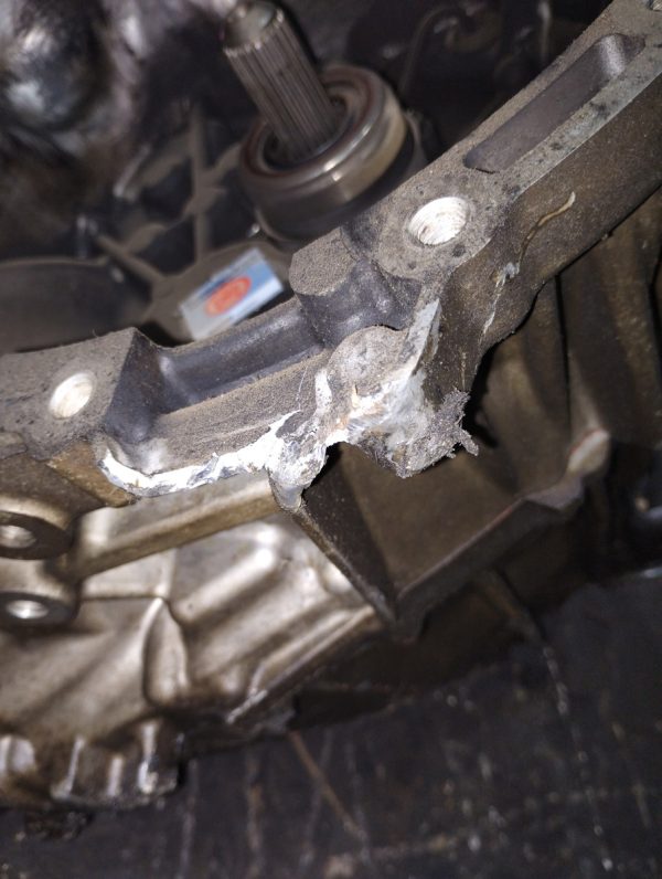 Caja De Velocidades Toyota Etios 1.5 16v (04398241) Detalle