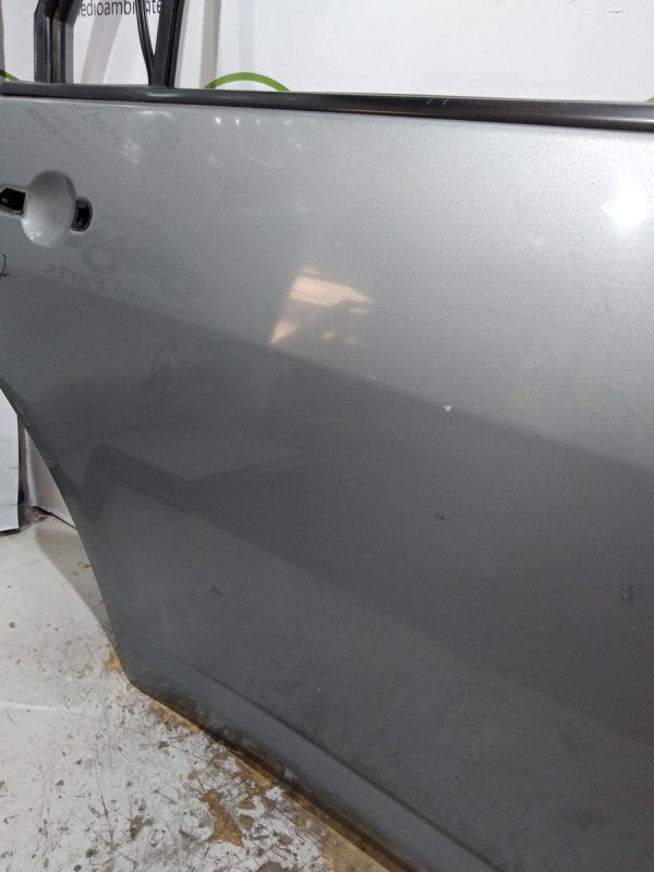 Puerta Trasera Derecha Nissan Tiida 4p (05568056) Lp