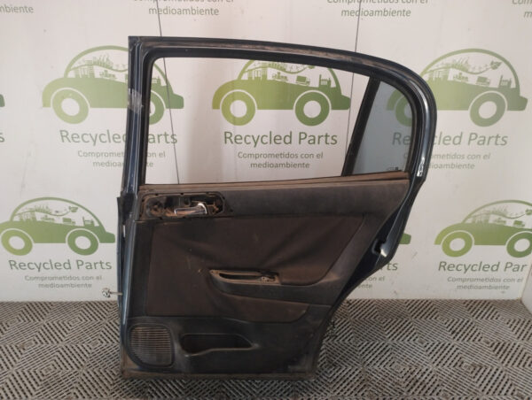 Puerta Trasera Derecha Chevrolet Astra (05931631)