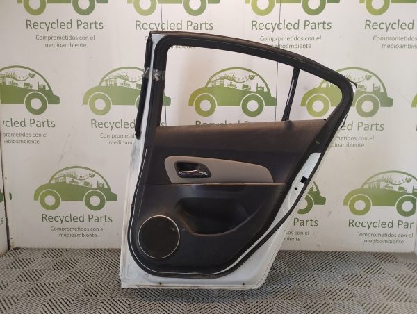 Puerta Trasera Derecha Chevrolet Cruze 4p (05658277)