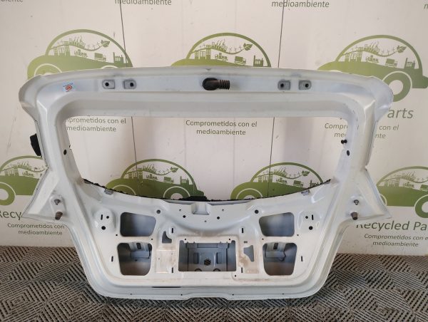 Porton Trasero Chevrolet Onix (05677448)