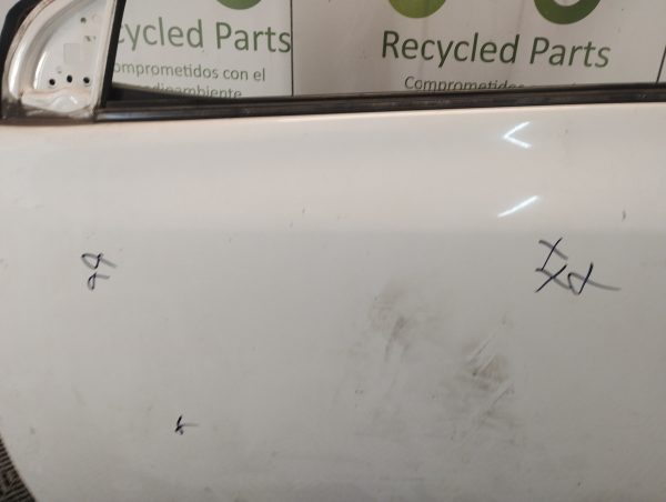 Puerta Delantera Izquierda Toyota Corolla G10 (06131626)