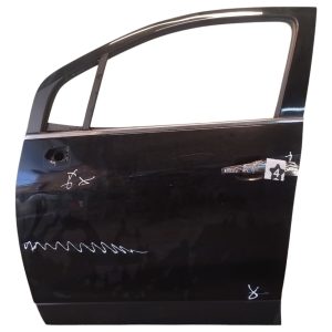 Puerta Delantera Izquierda Chevrolet Tracker (05632168)
