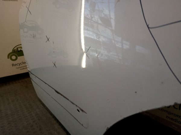 Puerta Trasera Izquierda Nissan Sentra B16 (04471985)