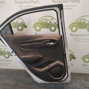 Puerta Trasera Izquierda Chevrolet Onix (05765881)