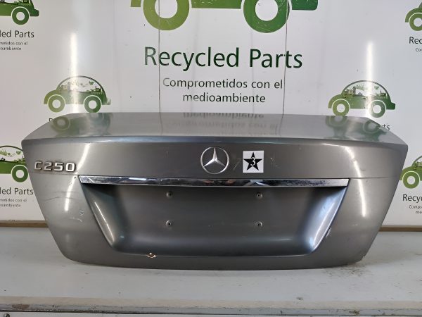 Tapa De Baul Mercedes Benz C250 (03667240)