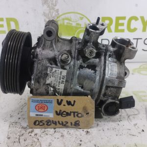 Compresor De A/a Vw Vento 2.5 (05844218)
