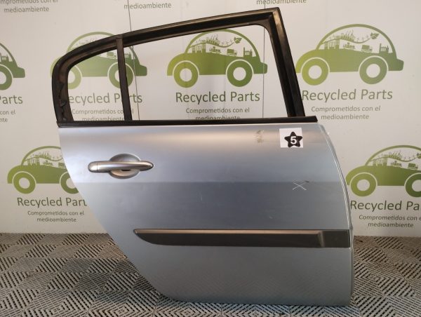 Puerta Trasera Derecha Renault Megane 2 4p (04641563) Lp
