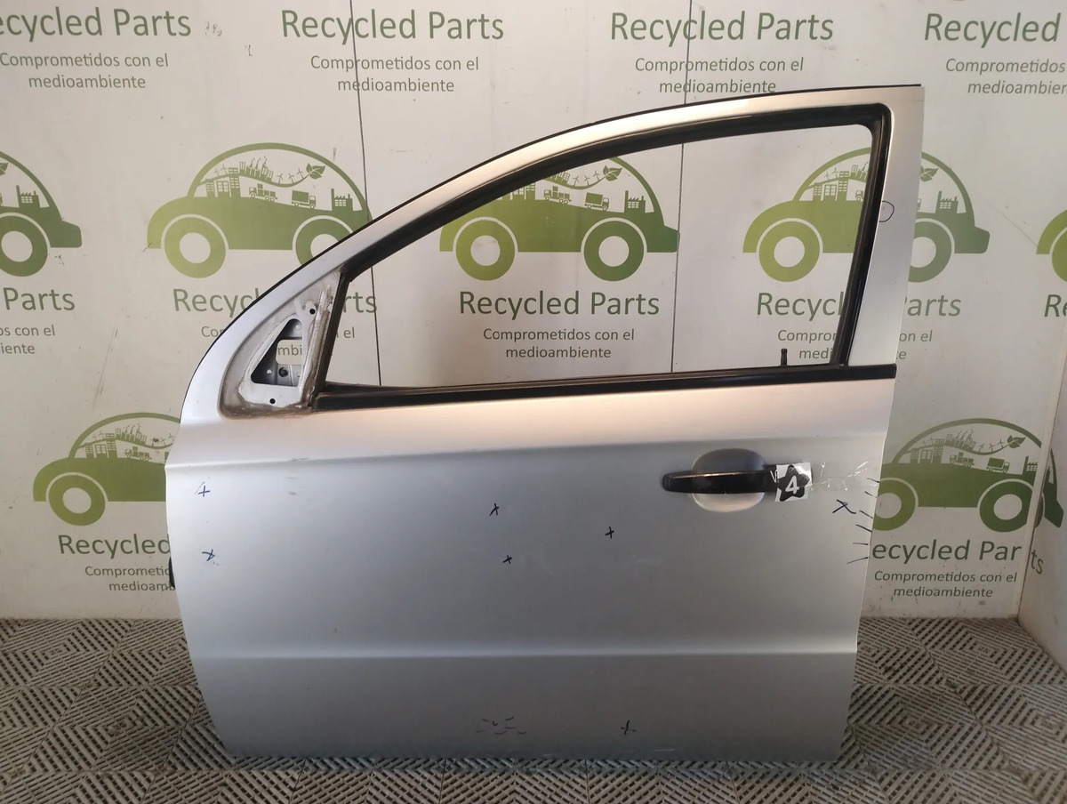 Puerta Delantera Izquierda Chevrolet Aveo (04944917)