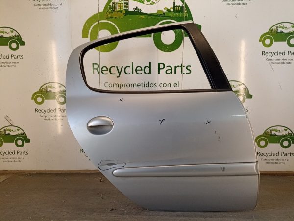 Puerta Trasera Derecha Peugeot 207 (04212748)