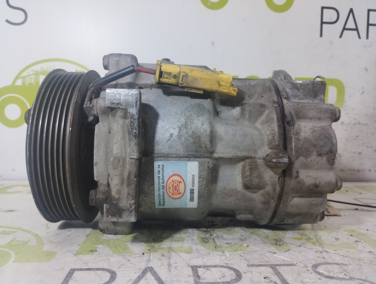 Compresor De A/a Peugeot 308 1.6 (05982524)
