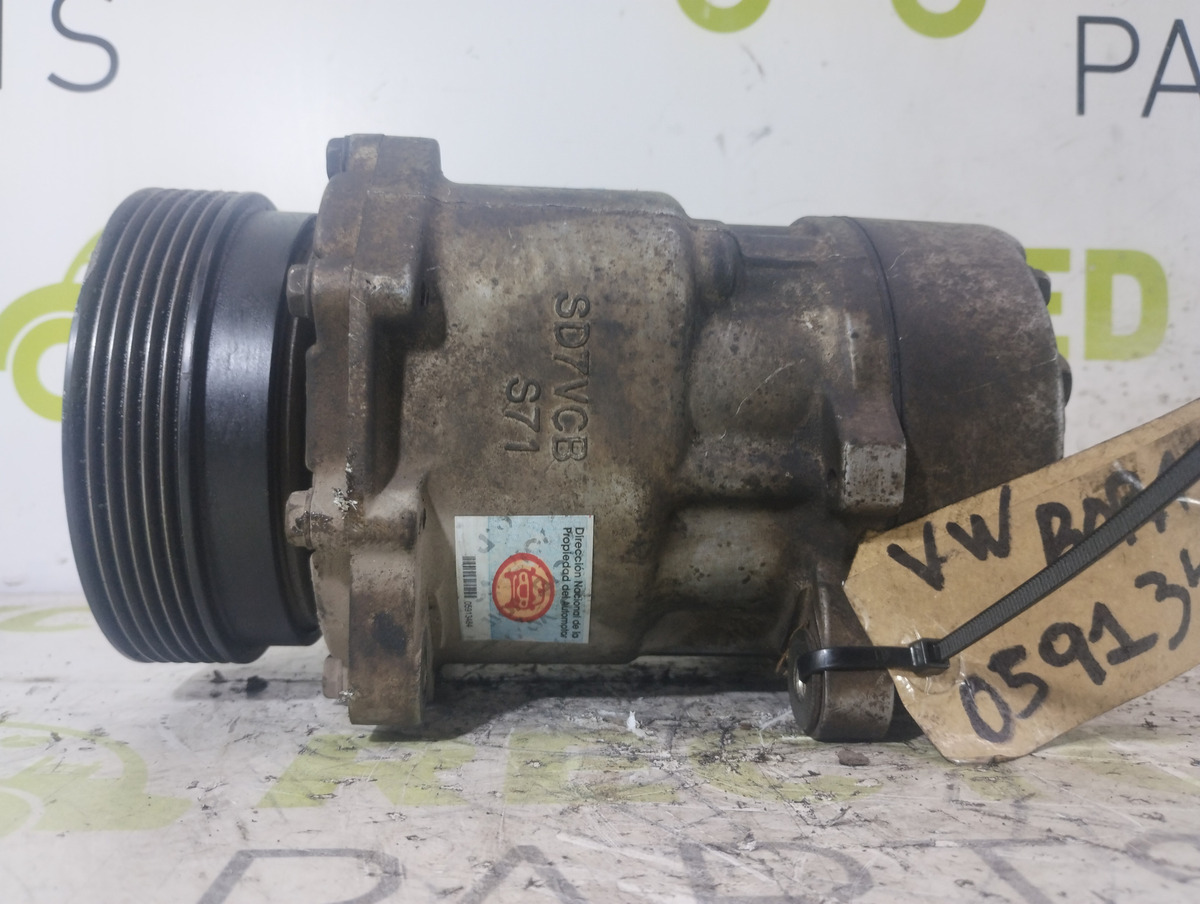 Compresor De A/a Vw Bora 1.8 (05913484)