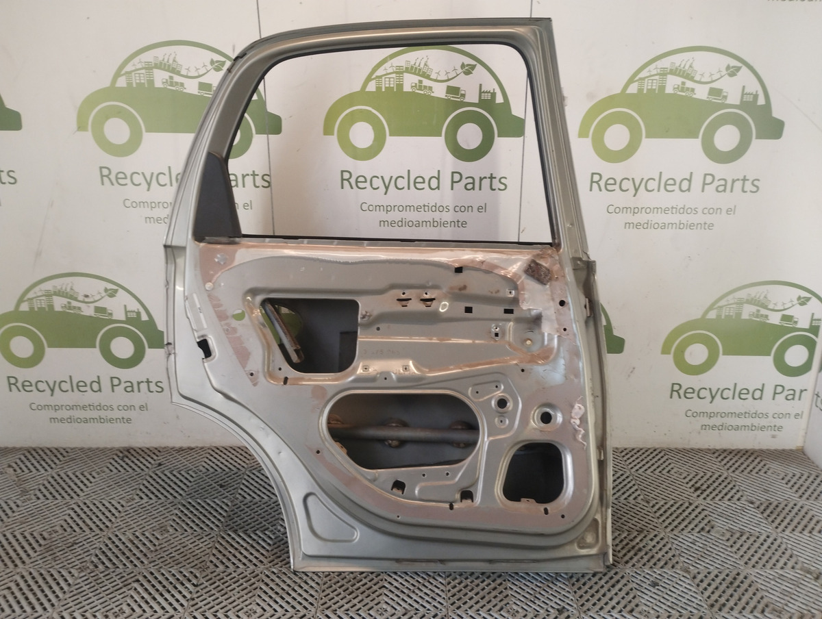 Puerta Trasera Izquierda Chevrolet Corsa 2 (06317851)