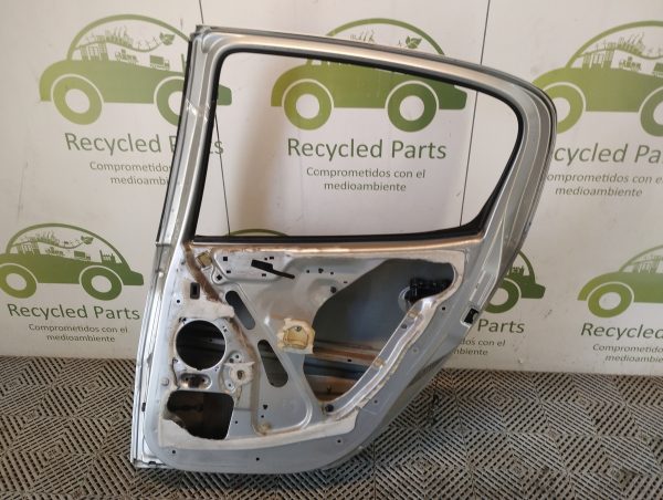 Puerta Trasera Derecha Peugeot 206 (05925865)