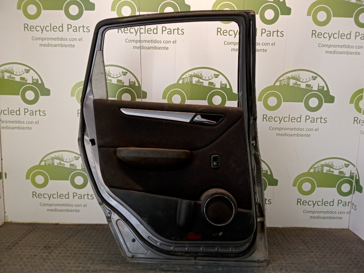 Puerta Trasera Izquierda Mercedes Benz B170 (04554848)