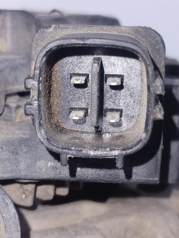 Alternador Toyota Hilux 2.5 (04984043)