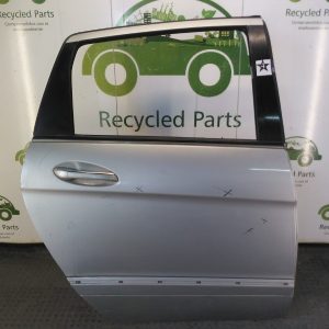 Puerta Trasera Derecha Mercedes Benz B200 (04098194)