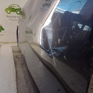 Puerta Delantera Izquierda Nissan Versa (04378788)