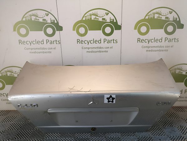 Tapa De Baul Mercedes Benz C220 (01376435)
