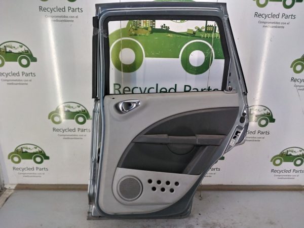 Puerta Trasera Derecha Chrysler Pt Cruiser (04297730)