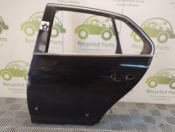 Puerta Trasera Izquierda Vw Vento Lv (05235673)