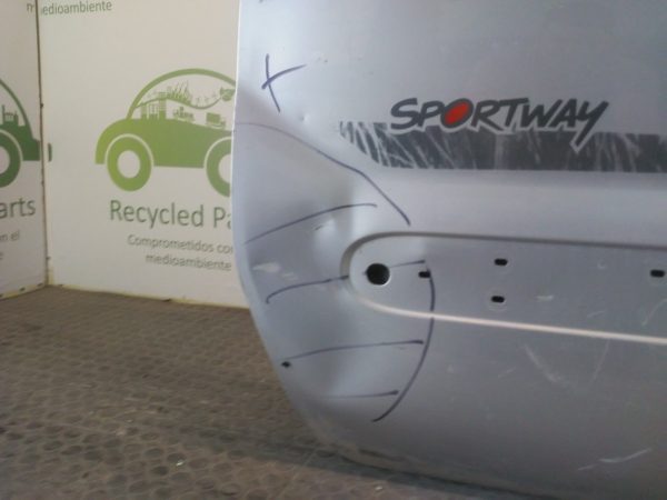 Puerta Trasera Derecha Renault Kangoo (04021520)