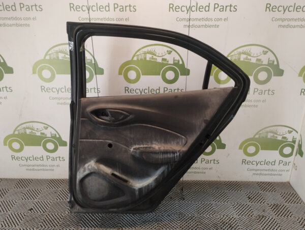 Puerta Trasera Derecha Chevrolet Prisma (04912381)