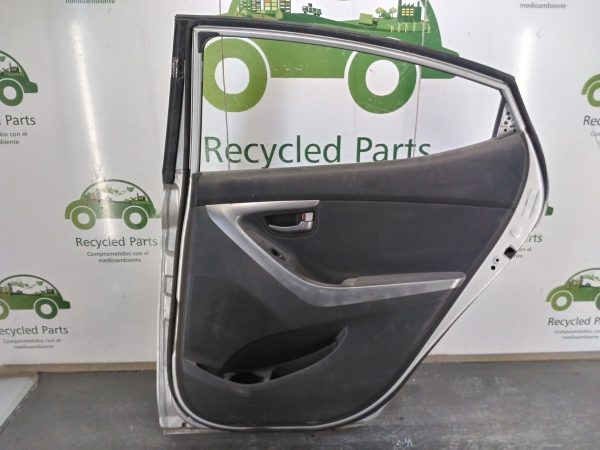 Puerta Trasera Derecha Hyundai Elantra (03463456)