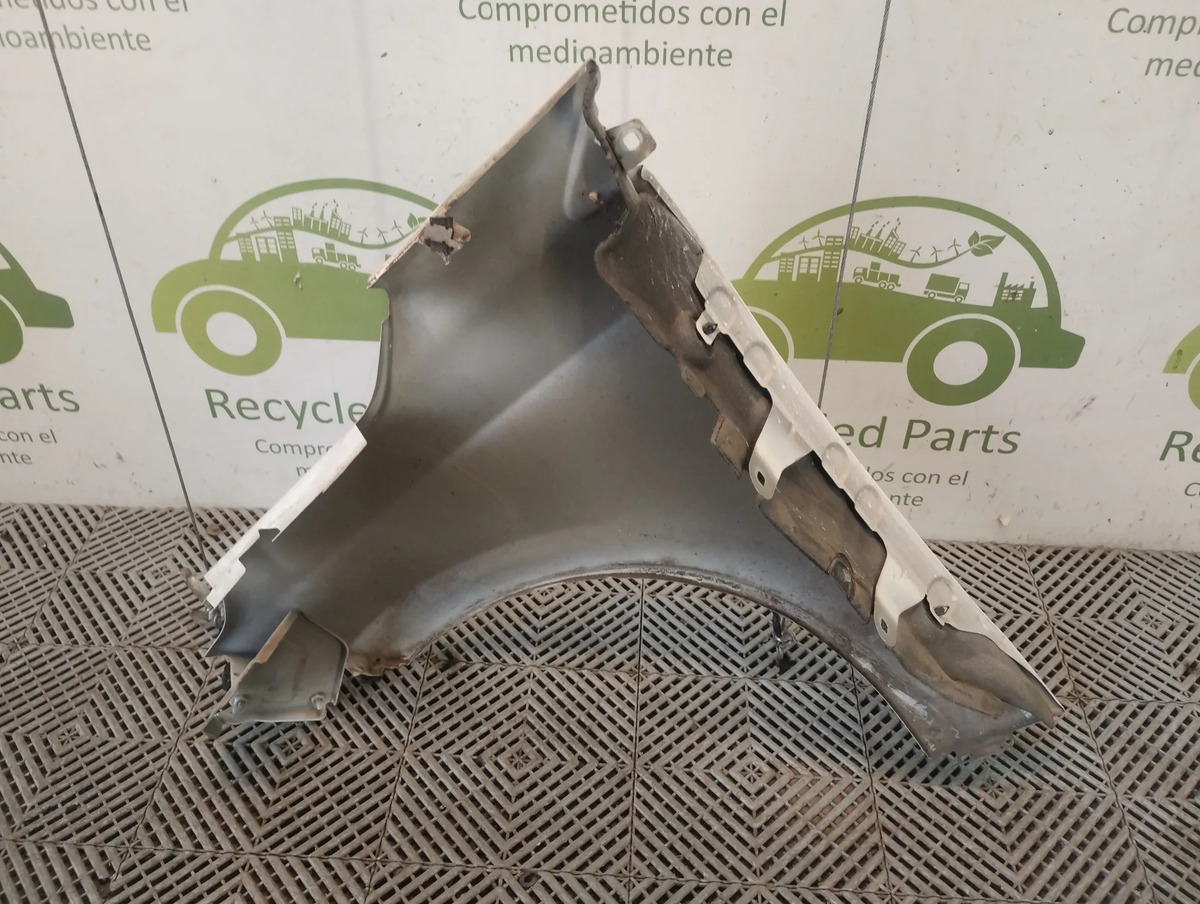 Guardabarro Derecho Fiat Cronos (06175053)