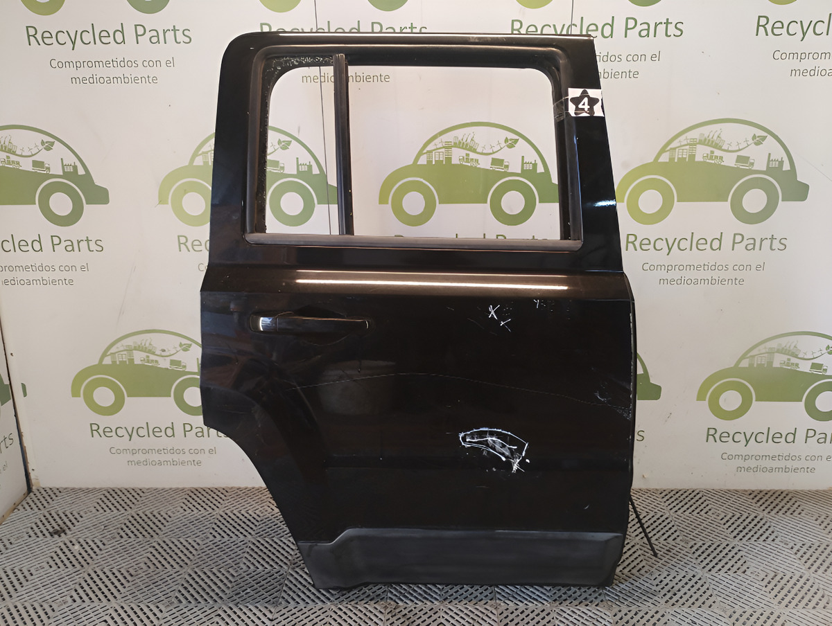 Puerta Trasera Derecha Jeep Patriot (05507410)