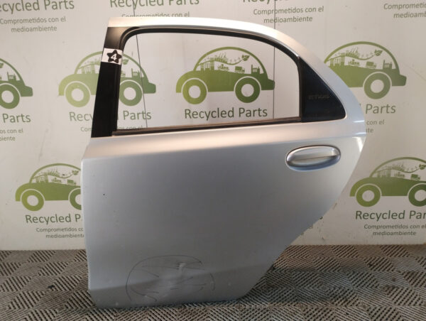 Puerta Trasera Izquierda Toyota Etios 4p (05647935)