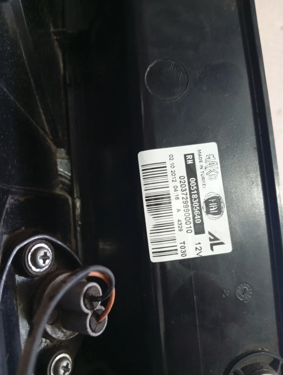 Faro Trasero Derecho Fiat Doblo 2014 Original (06128452)