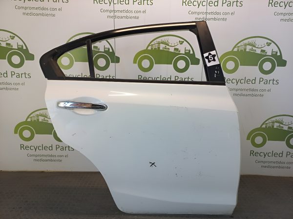Puerta Trasera Derecha Honda Civic 9na (04111367)