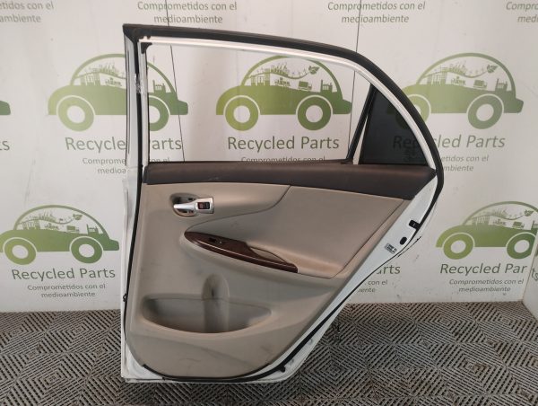 Puerta Trasera Derecha Toyota Corolla G10 (06131628)