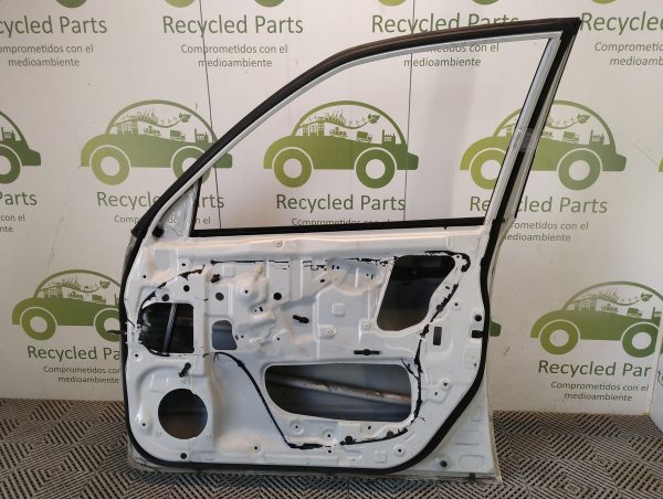 Puerta Delantera Derecha Subaru Forester (04566015)