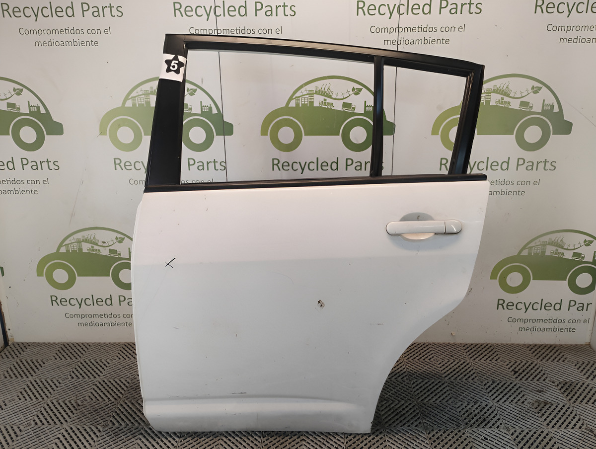 Puerta Trasera Izquierda Nissan Tiida 5p (05973111)
