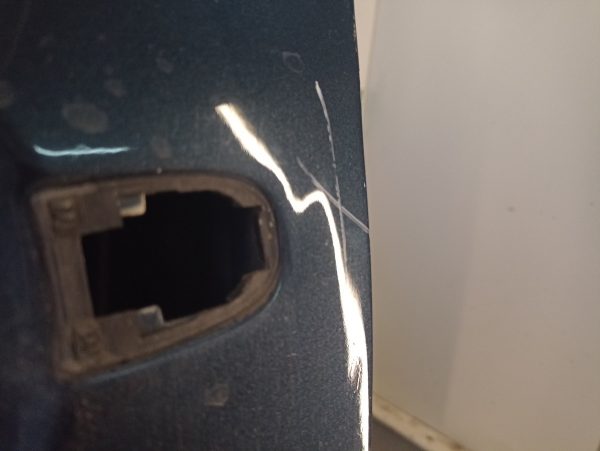 Puerta Delantera Izquierda Vw Vento Lv (04237791)