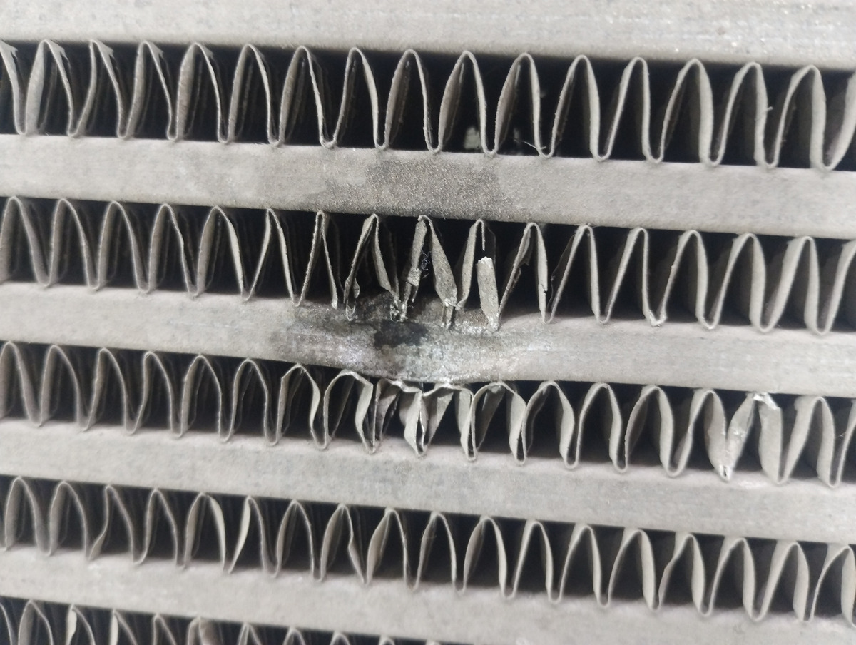 Intercooler Iveco 450e32t (03368848)