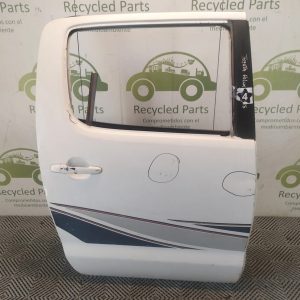 Puerta Trasera Derecha Toyota Hilux (03740665)