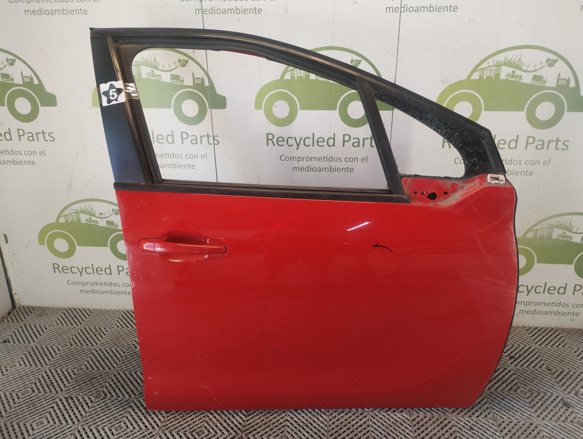 Puerta Delantera Derecha Peugeot 208 (06577355)
