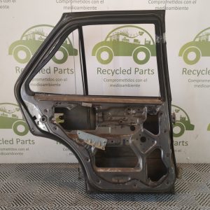 Puerta Trasera Izquierda Suzuki Swift (04824845)