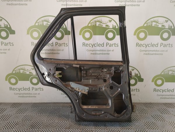 Puerta Trasera Izquierda Suzuki Swift (04824845)