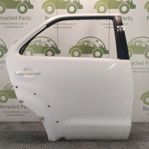 Puerta Trasera Derecha Toyota Sw4 (04451363)