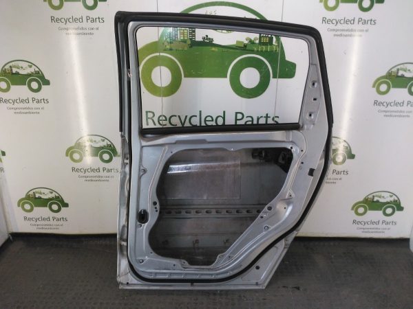 Puerta Trasera Derecha Mercedes Benz B200 (04098194)