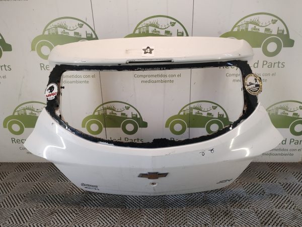 Porton Trasero Chevrolet Onix (05677448)