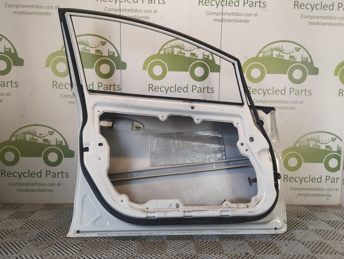 Puerta Delantera Izquierda Ford Fiesta Kd (06239223)