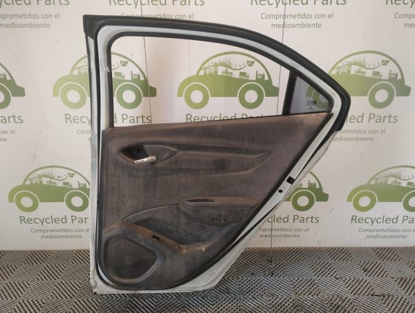 Puerta Trasera Derecha Chevrolet Onix (05345428)